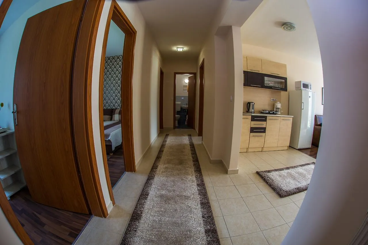 Aqua Line Apartmanhaz Hajduszoboszlo Apartment