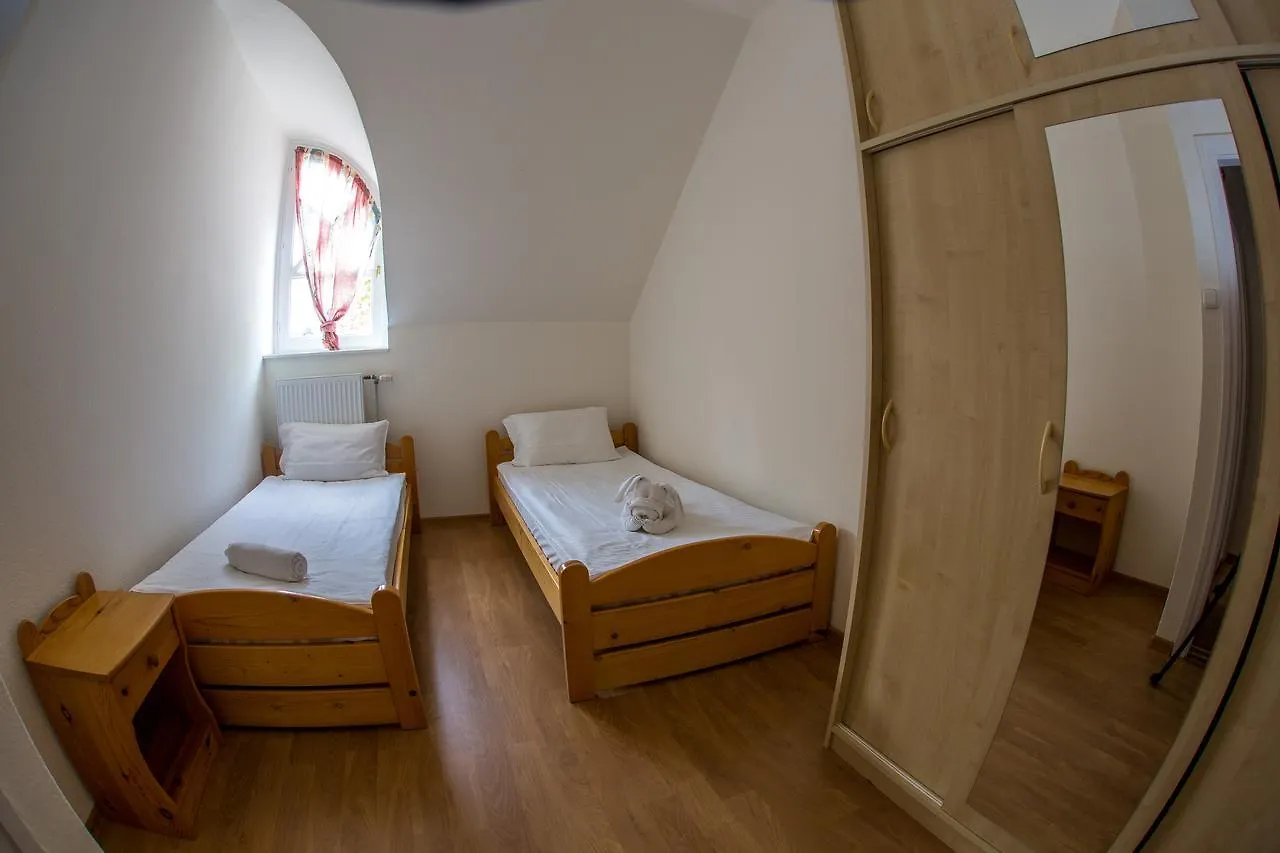 Aqua Line Apartmanhaz Hajduszoboszlo Apartment