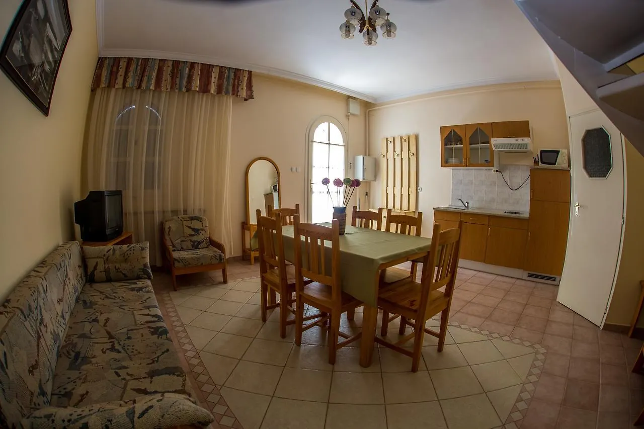Aqua Line Apartmanhaz Hajduszoboszlo