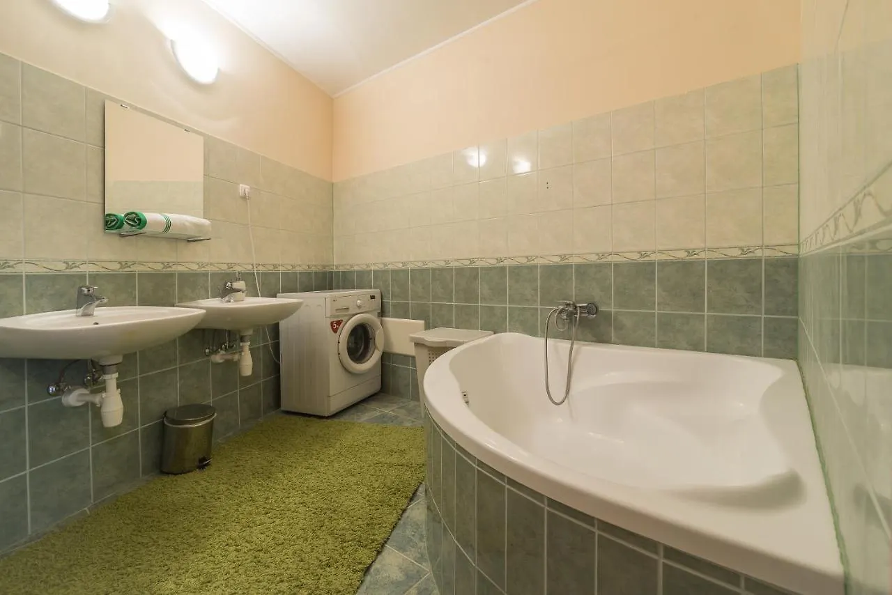 Aqua Line Apartmanhaz Hajduszoboszlo Apartment