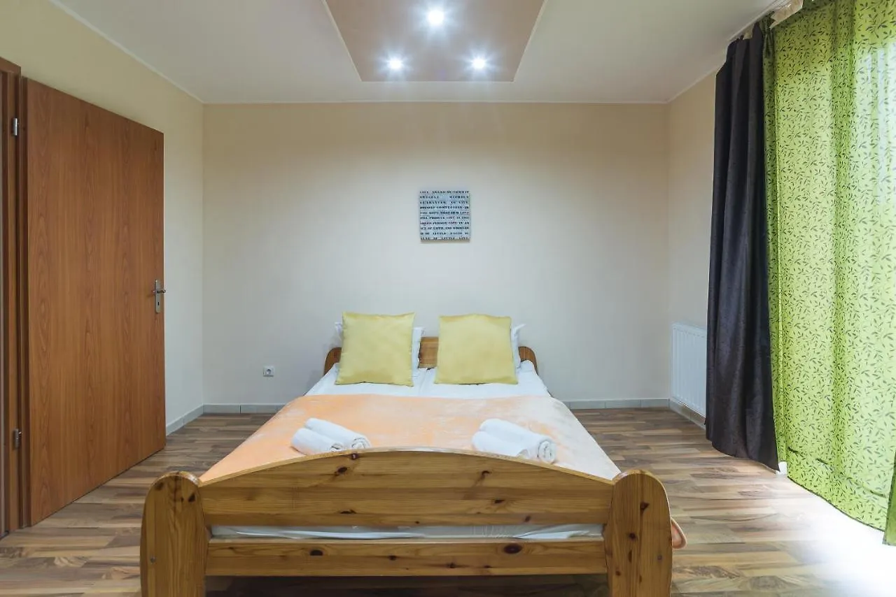 Aqua Line Apartmanhaz Hajduszoboszlo Apartment